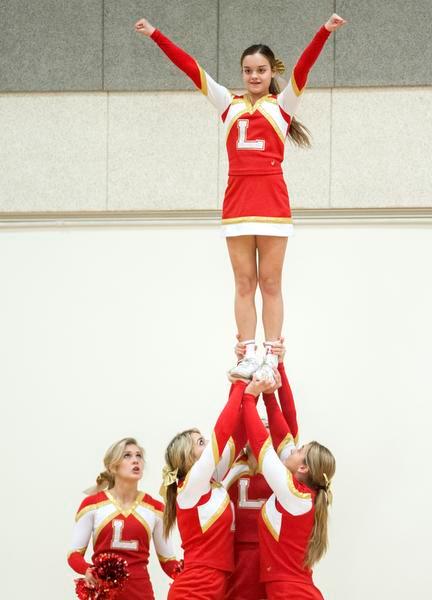 4 Ways Cheerleaders Can Get Higher Jumps - Athletico